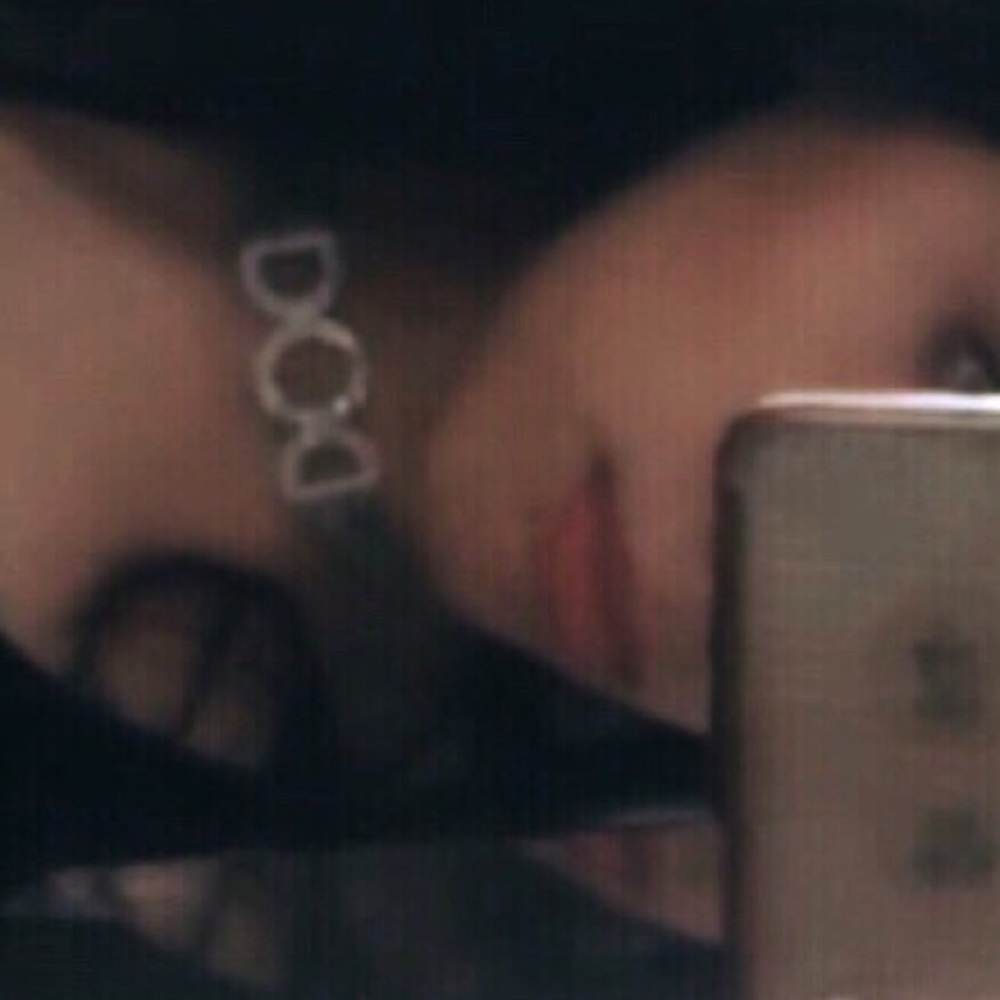 Meet your Posher, Madina